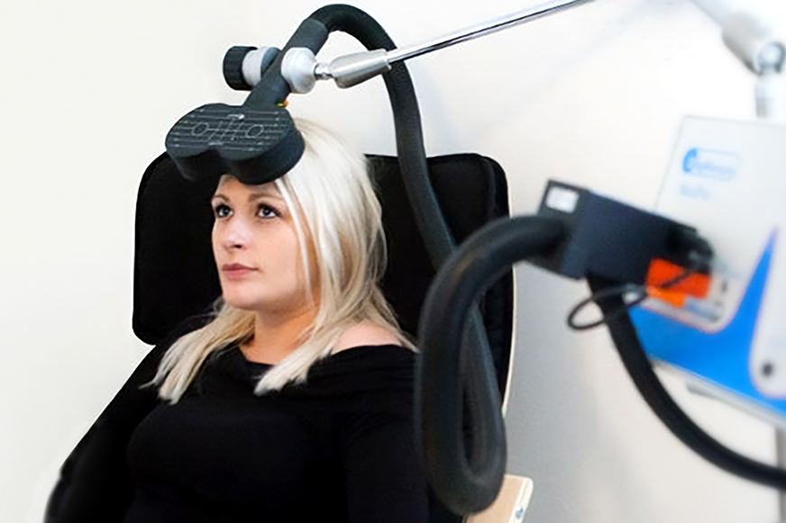 Patient tijdens rtms behandeling